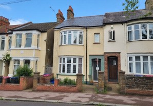 Property for Auction in London - 78 Gainsborough Drive, Westcliff-on-Sea, Essex, SS0 9AN