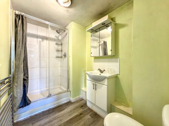 Flat 40 Centrika, Bath Road, Slough, Buckinghamshire, SL1 3SL