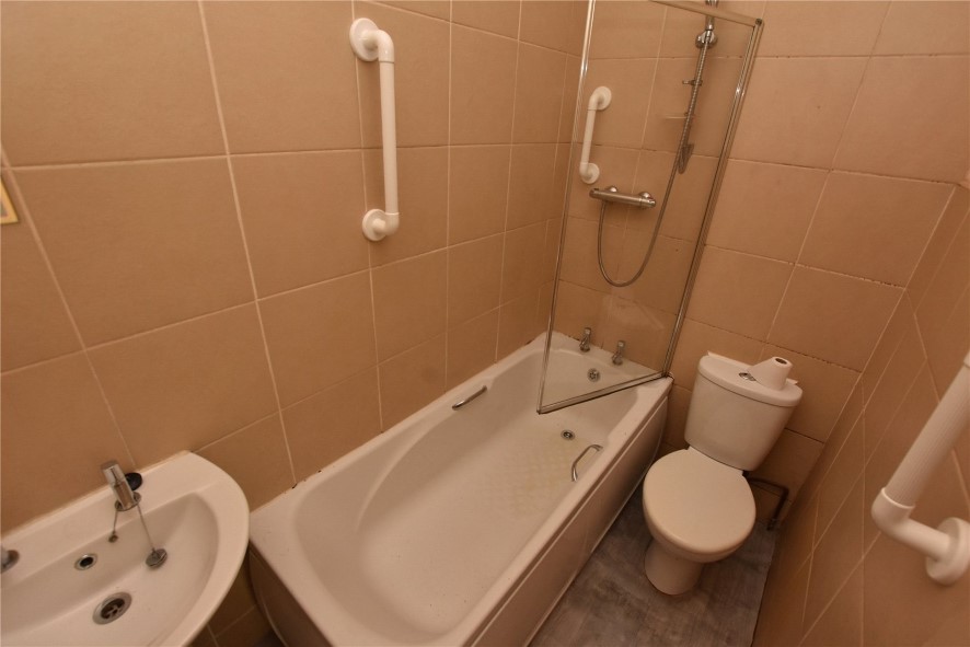 44 Gledhow Wood Avenue, Leeds, West Yorkshire LS8 1NY