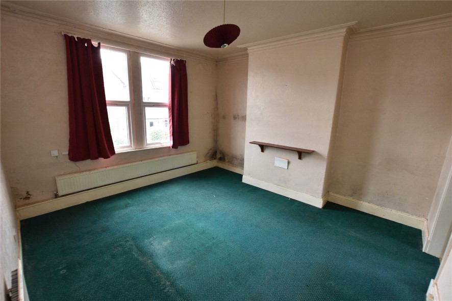 44 Gledhow Wood Avenue, Leeds, West Yorkshire LS8 1NY
