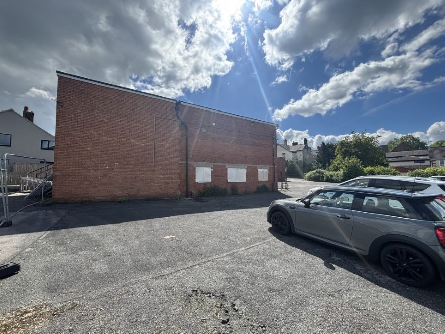 Brimington Social Club, 33 High Street, Brimington, Chesterfield, Derbyshire S43 1HH