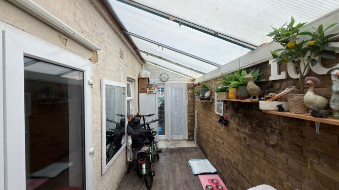 753 Wandsworth Road, Wandsworth, London, SW8 3JF