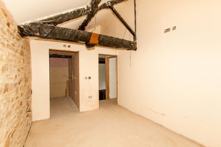 Eastwood Barn, 23 Bridle Road, Woodthorpe S43 3BY