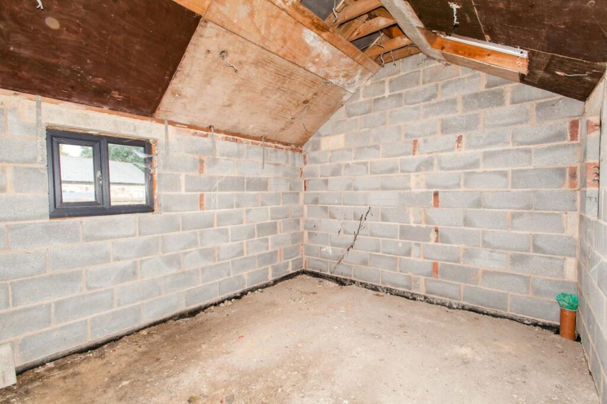 Eastwood Barn, 23 Bridle Road, Woodthorpe S43 3BY