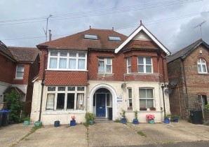 Property for Auction in Sussex & Hampshire - Flat 4, 13 Queens Road, Worthing, West Sussex, BN11 3LX