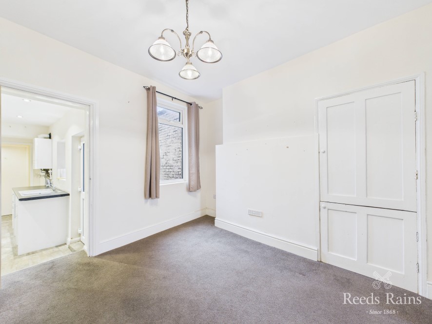 10 Moorfield Road, Bridlington, East Yorkshire, YO16 4LE