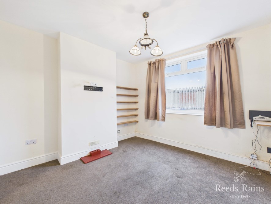 10 Moorfield Road, Bridlington, East Yorkshire, YO16 4LE