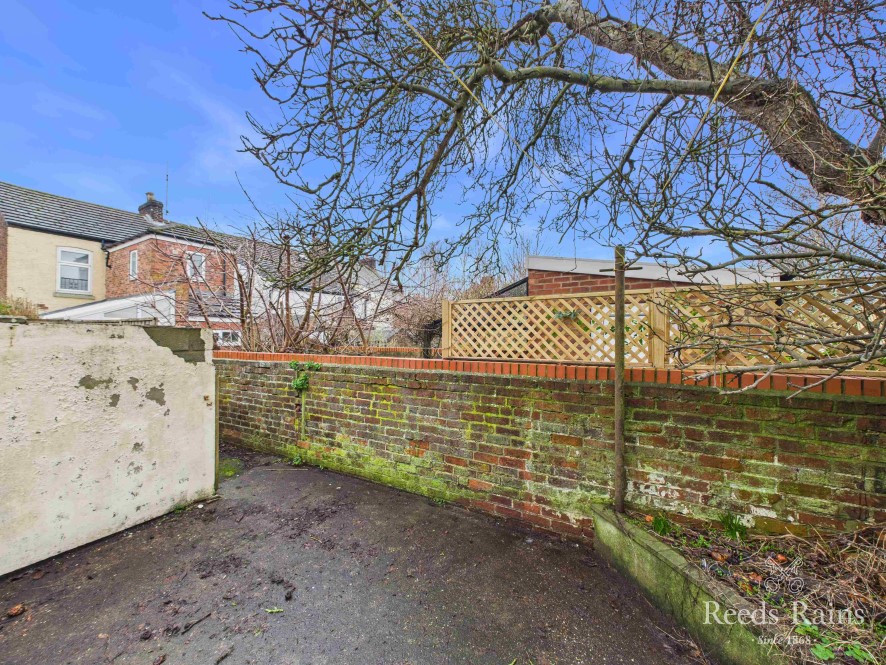 10 Moorfield Road, Bridlington, East Yorkshire, YO16 4LE