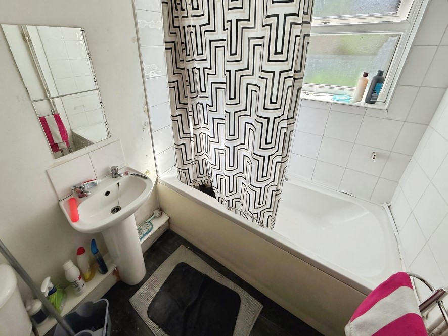 48 Blythe Road, Hillfields, Coventry, West Midlands CV1 5AW