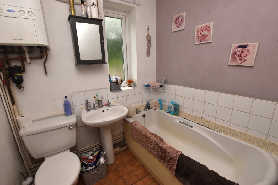 63 Wilthorpe Avenue, Barnsley, West Yorkshire S75 1EH