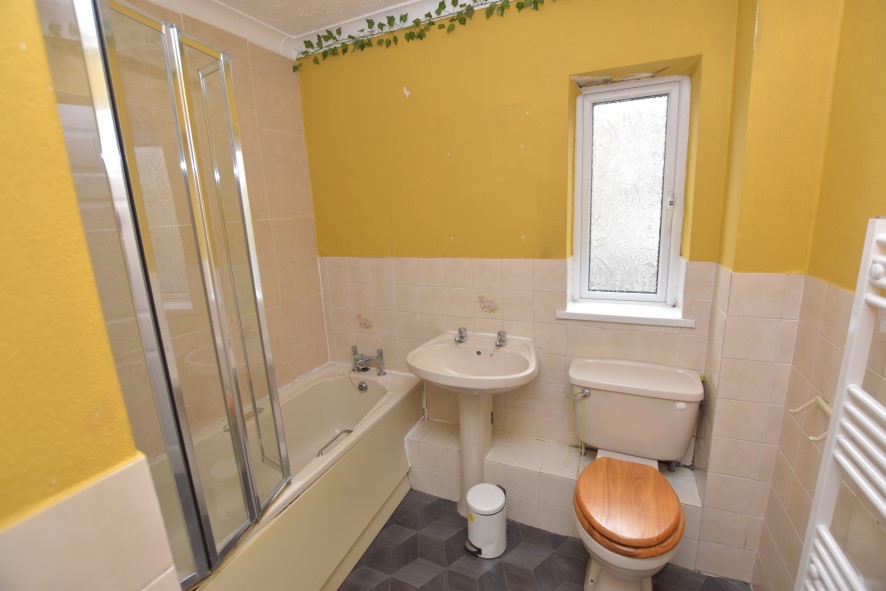 5 The Lanes, Pudsey, Leeds , West Yorkshire LS28 7AQ