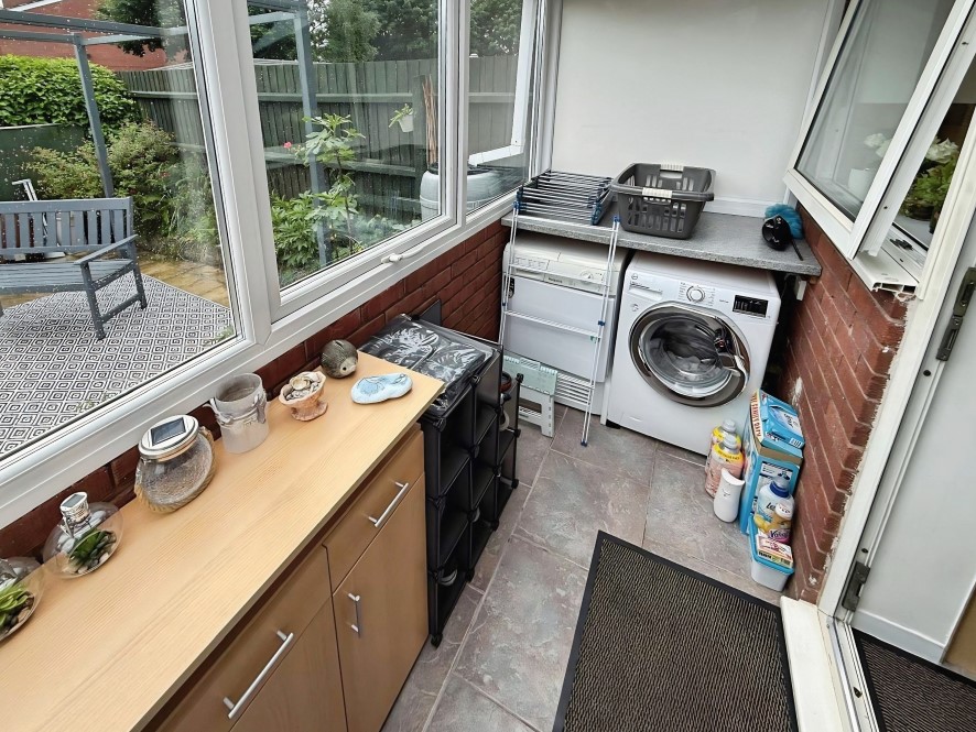 17 Tivey Court Road, Longford, Coventry, West Midlands CV6 7EX