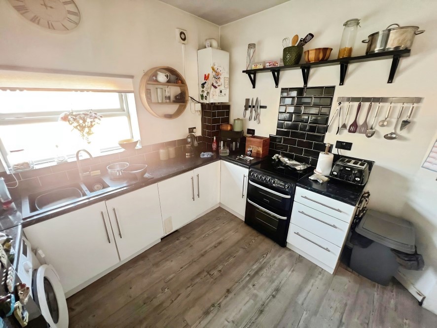 128, Ansley Common, Nuneaton, Warwickshire CV10 0QA