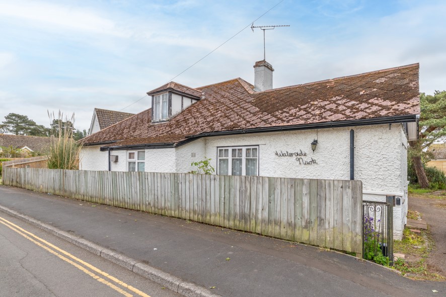 Waterside Nook, Brimbelow Road, Hoveton, Norwich, Norfolk NR12 8UJ