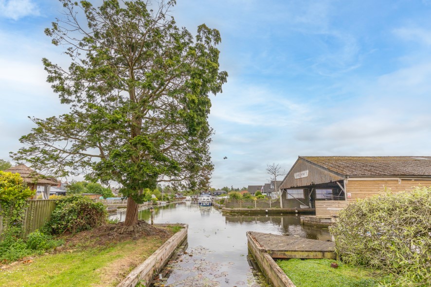 Waterside Nook, Brimbelow Road, Hoveton, Norwich, Norfolk NR12 8UJ