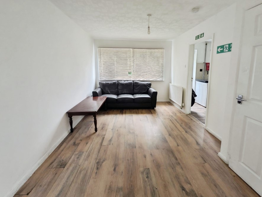 2 Grasscroft Drive, Cheylesmore, Coventry, West Midlands CV3 5QF