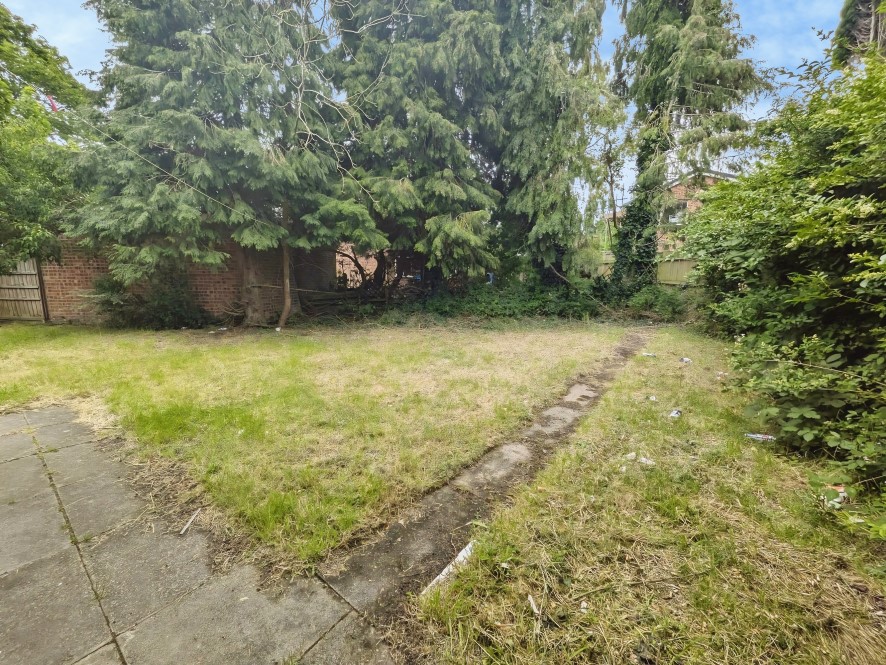 2 Grasscroft Drive, Cheylesmore, Coventry, West Midlands CV3 5QF