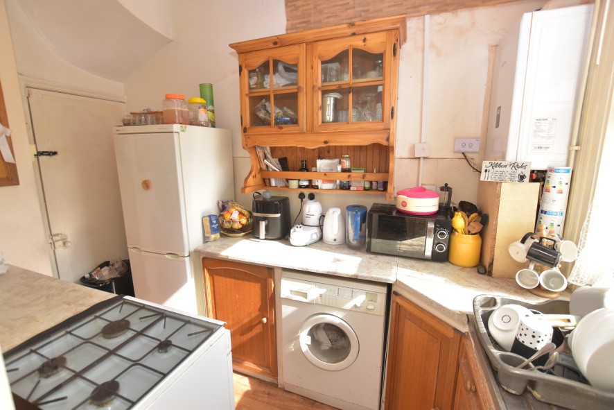 6 Harlech Road, Leeds , West Yorkshire LS11 7DG