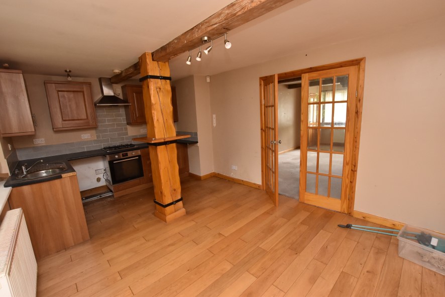 1009 Harrogate Road, Bradford, West Yorkshire BD10 0LT