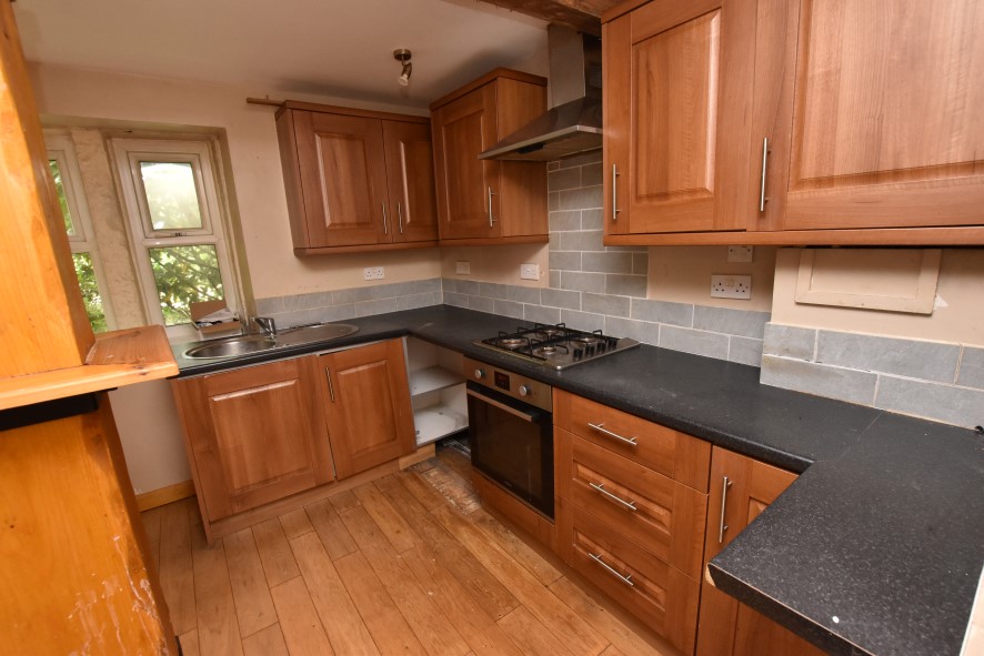 1009 Harrogate Road, Bradford, West Yorkshire BD10 0LT