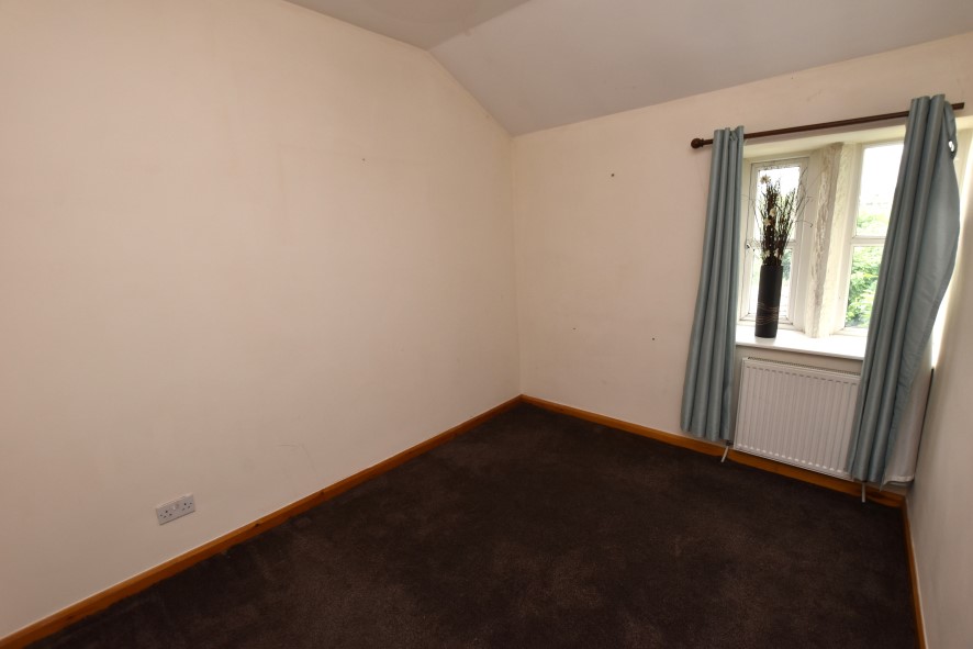 1009 Harrogate Road, Bradford, West Yorkshire BD10 0LT