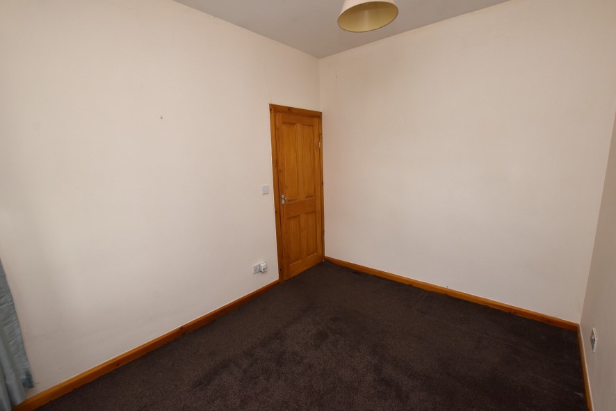 1009 Harrogate Road, Bradford, West Yorkshire BD10 0LT