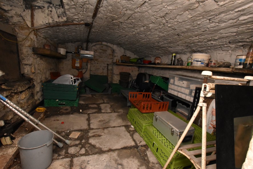 1009 Harrogate Road, Bradford, West Yorkshire BD10 0LT