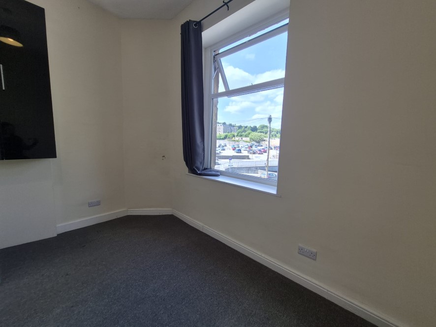 Flat A, 93 Spring Gardens, Buxton, Derbyshire, SK17 6BP