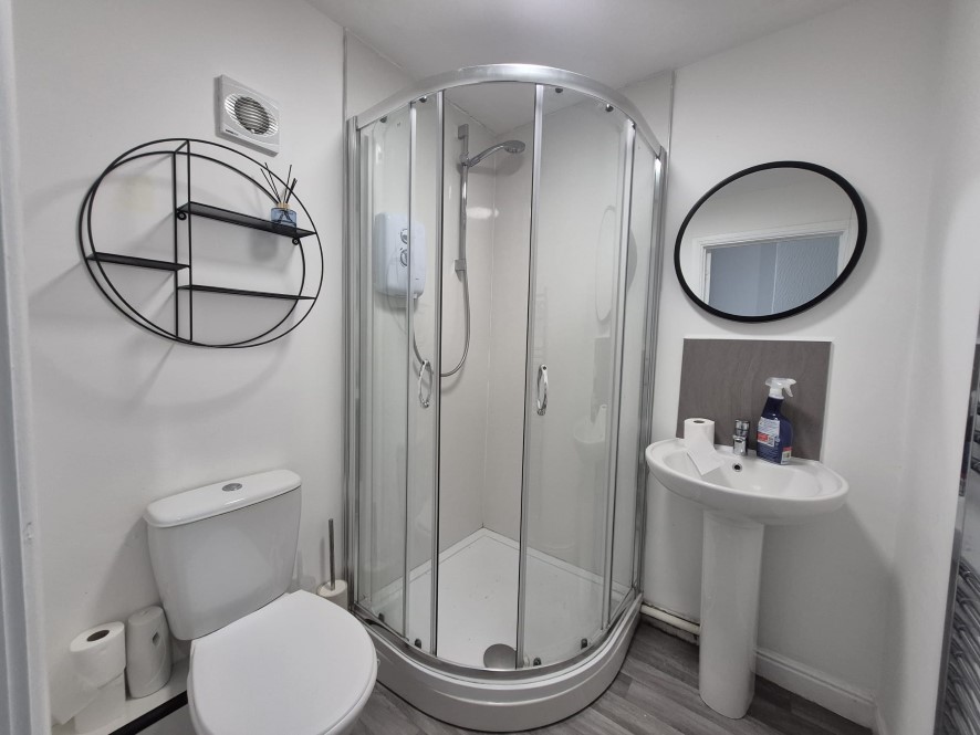 Flat A, 93 Spring Gardens, Buxton, Derbyshire, SK17 6BP