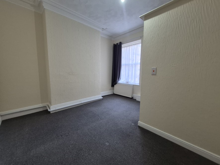 Flat A, 93 Spring Gardens, Buxton, Derbyshire, SK17 6BP