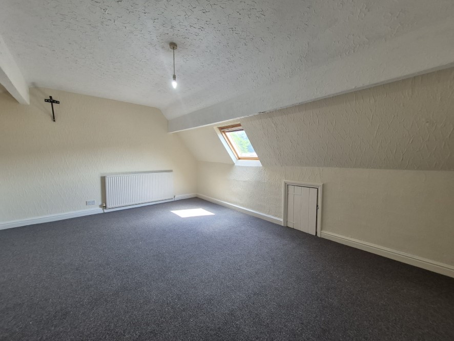 Flat B, 93 Spring Gardens, Buxton, Derbyshire, SK17 6BP