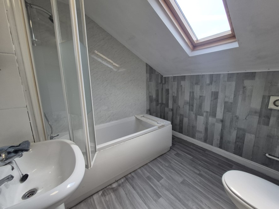 Flat B, 93 Spring Gardens, Buxton, Derbyshire, SK17 6BP