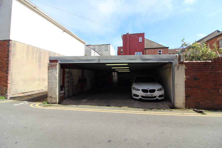 Kingscliff 78 Hornby Road, Blackpool, Lancashire FY1 4QJ