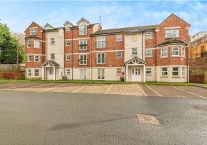 Property for Auction in London - 2 Farsley Beck Mews, Leeds, West Yorkshire, LS13 1FL
