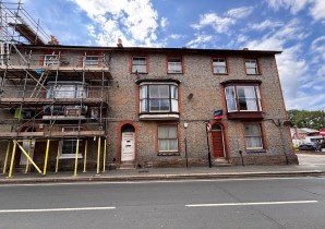 Property for Auction in Sussex & Hampshire - Flat 2, 122 St. James Street, Newport, Isle Of Wight, PO30 5HE