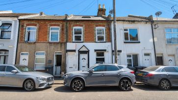 Property for Auction in Bedfordshire and Buckinghamshire - 31B Stanley Street, Luton, Bedfordshire LU1 5AL