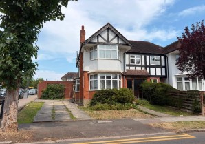 31 Lansdowne Rd, Stanmore HA7 2RZ