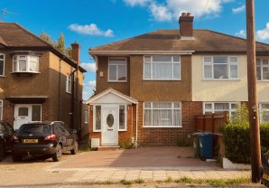 126 Uppingham Ave, Stanmore HA7 2JU