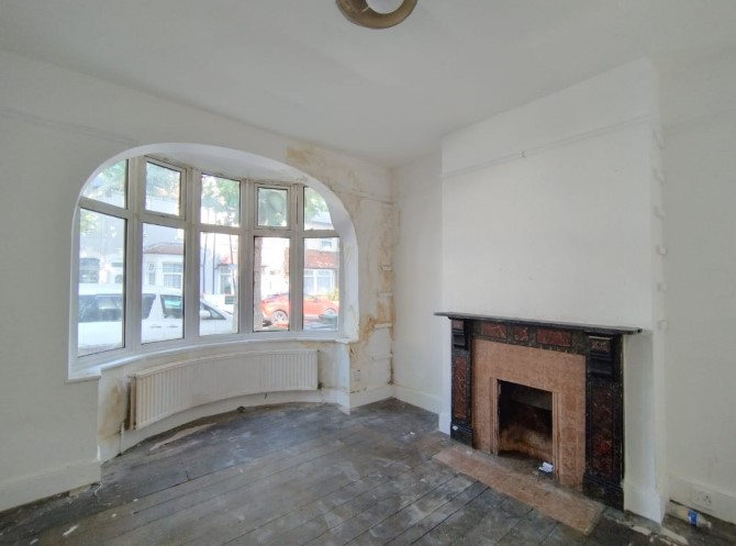 20 Kimberley Avenue, East Ham, London, E6 3BG