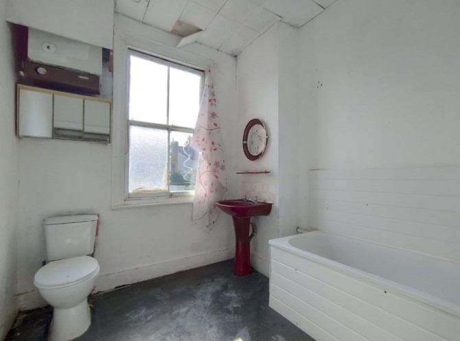 20 Kimberley Avenue, East Ham, London, E6 3BG