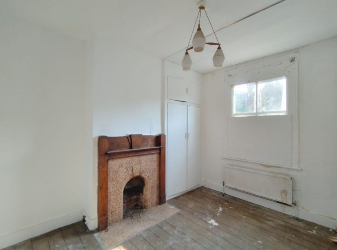 20 Kimberley Avenue, East Ham, London, E6 3BG