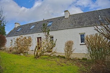 Property for Auction in Scotland - 2 Tomich Farm Cottages, Invergordon, Highland IV18 0LF