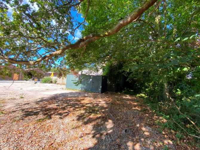 Lot Image
