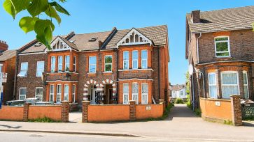 Property for Auction in Bedfordshire and Buckinghamshire - Flat 13, 23-25 Biscot Road, Luton, Bedfordshire LU3 1AH