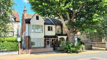Property for Auction in Bedfordshire and Buckinghamshire - 11 Warwick Avenue, Bedford, Bedfordshire MK40 2EE