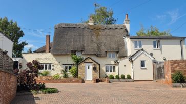 Property for Auction in Bedfordshire and Buckinghamshire - 41 High Street, Stoke Goldington, Newport Pagnell MK16 8NP