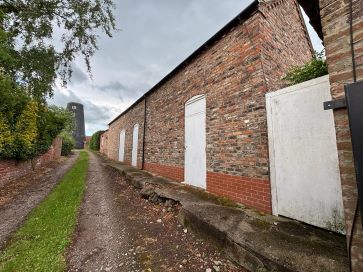 Property for Auction in Lincolnshire - The Old Barns, High Street, Blyton, Gainsborough DN21 3JY