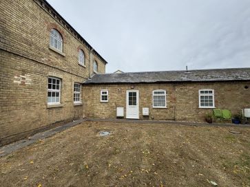 Property for Auction in East Anglia - 38 The White House, St. Neots Road, Eaton Ford, St. Neots, Cambridgeshire PE19 7BE