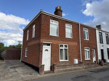 Property for Auction in East Anglia - 19 Damgate Lane, Acle, Norwich, Norfolk NR13 3DH