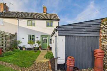 Property for Auction in East Anglia - 7 Old Post Office Court, Harleston, Norfolk IP20 9AL
